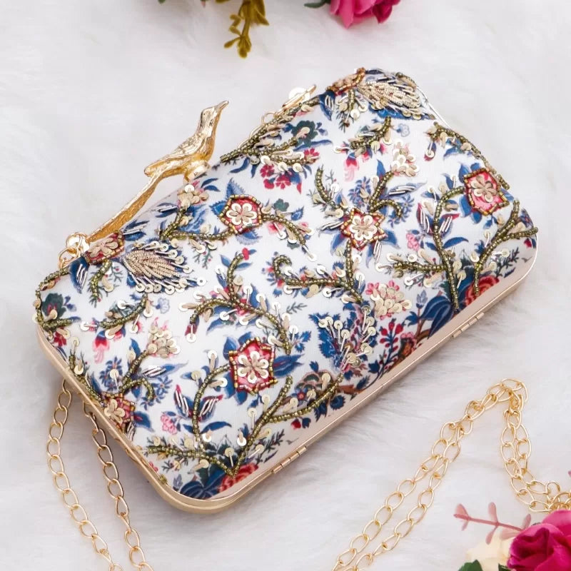 Birdie Knob Embroidery Highlight Clutch