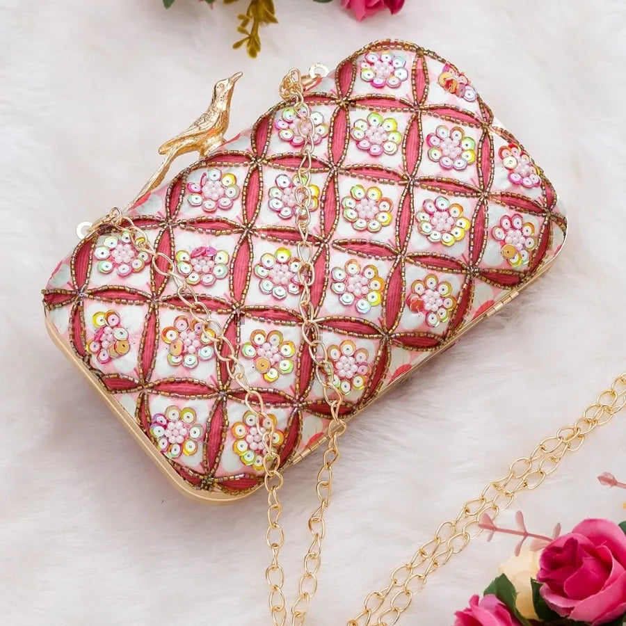 Birdie Knob Embroidery Highlight Clutch