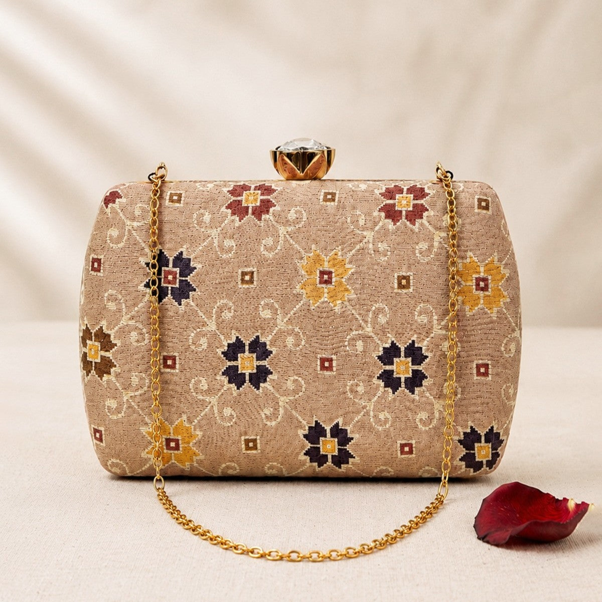 Rajputana Vine Clutch