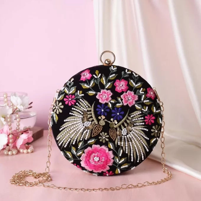 Parrot Embroidery Round Clutch Bag