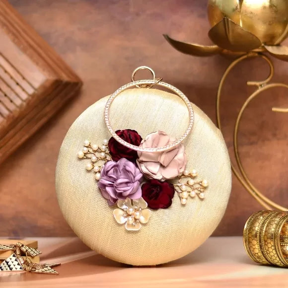 Round 3DFlower Motif Clutch