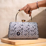 Sequence Party Handle Clutch