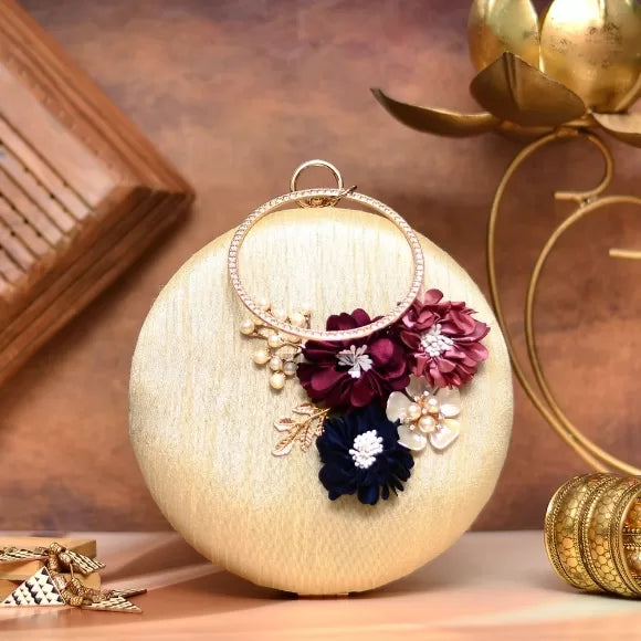 Round 3DFlower Motif Clutch