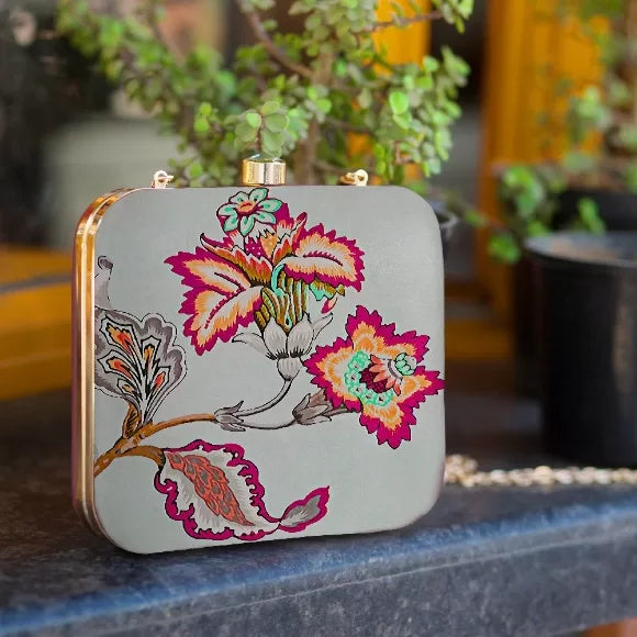 Kalamkari Pattern Printed Clutch