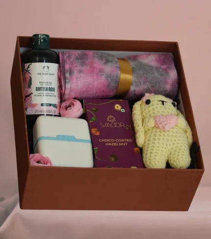 Sheer Indulgence Hamper (2)